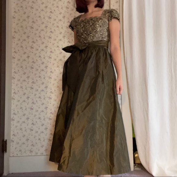 Regal Square Neckline Maxi Dress - Picture 3 of 7